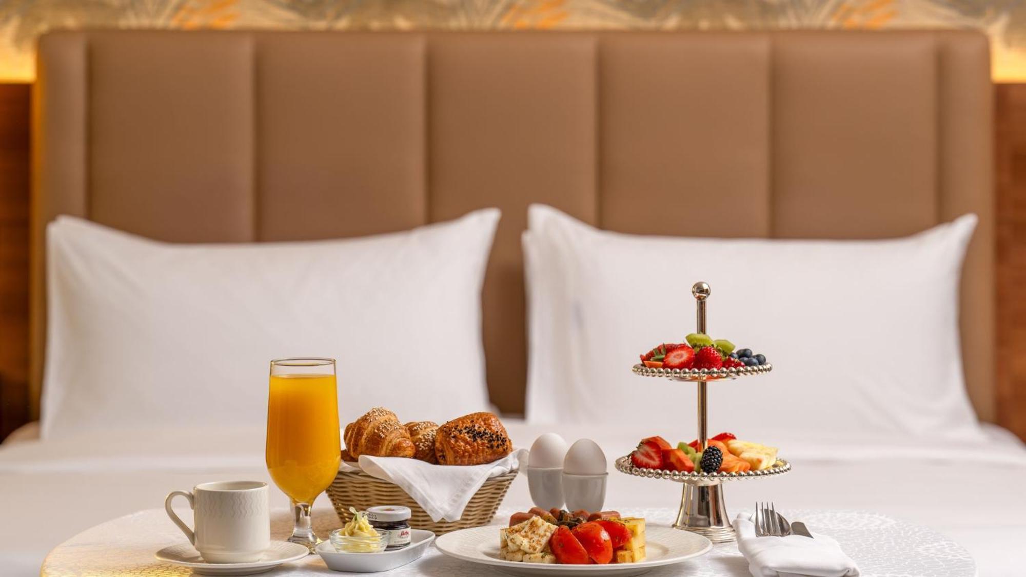 Carlton Al Moaibed Hotel Dammam Esterno foto Room service
