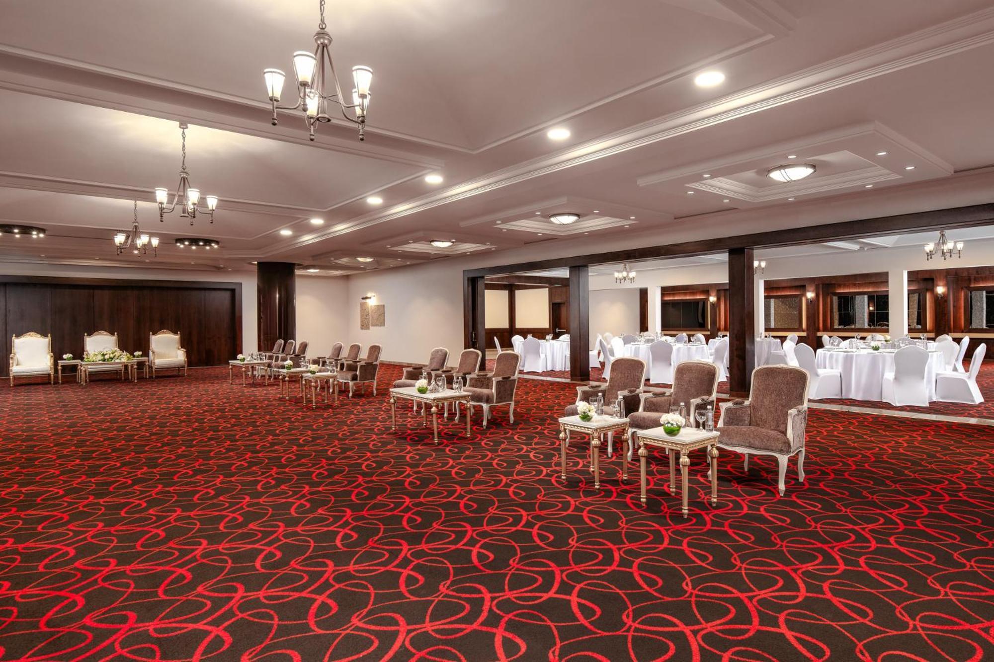 Carlton Al Moaibed Hotel Dammam Esterno foto The ballroom at the hotel