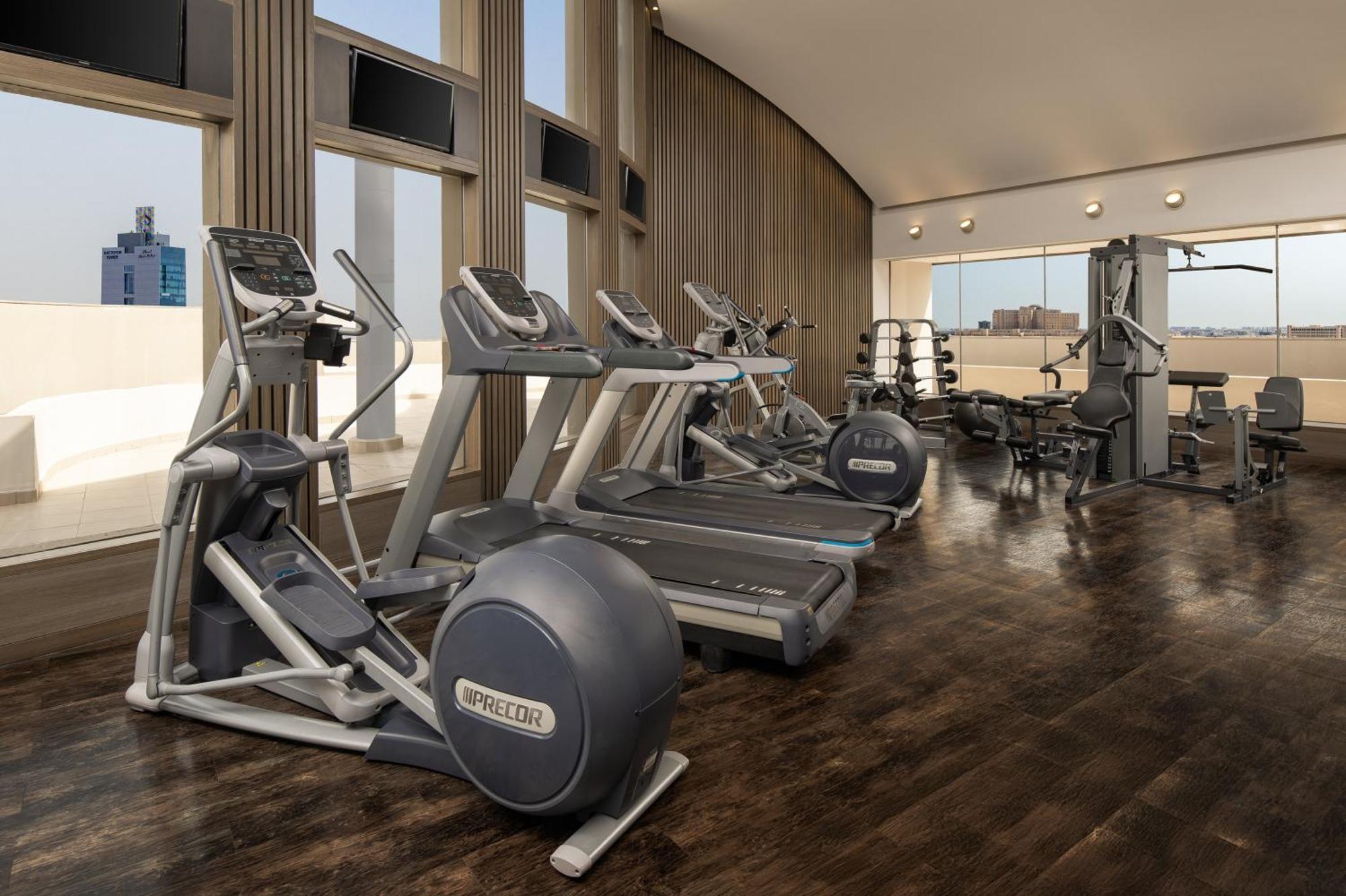 Carlton Al Moaibed Hotel Dammam Esterno foto A typical gym