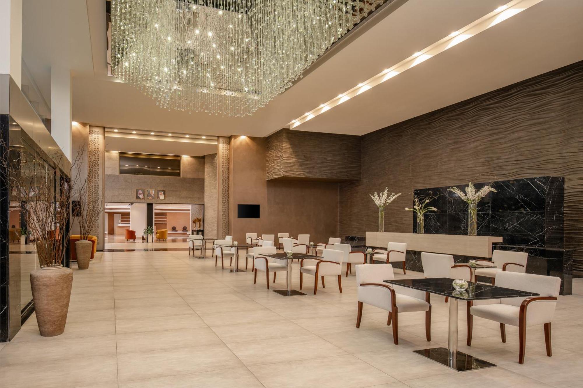 Carlton Al Moaibed Hotel Dammam Esterno foto The lobby