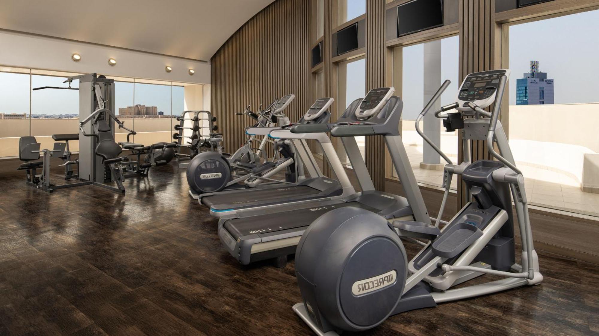 Carlton Al Moaibed Hotel Dammam Esterno foto A gym at the hotel